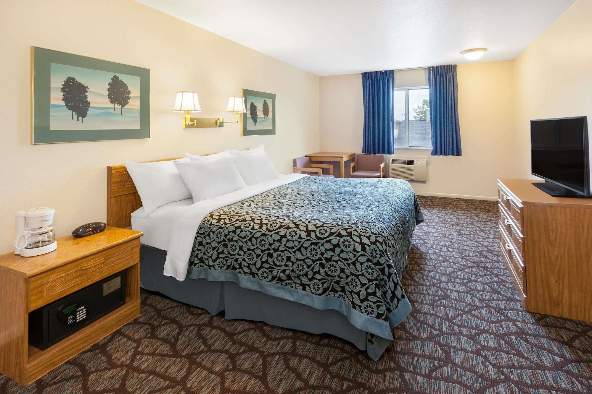 Baymont By Wyndham Manistee Hotel Exterior foto